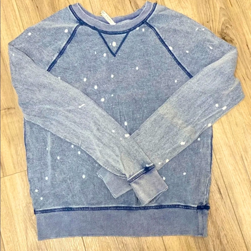 Sweatshirt